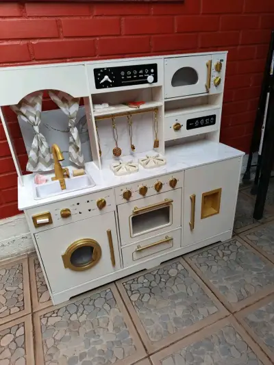 Cocina de Juguete Infantil de Madera con Accesorios - miniatura 1