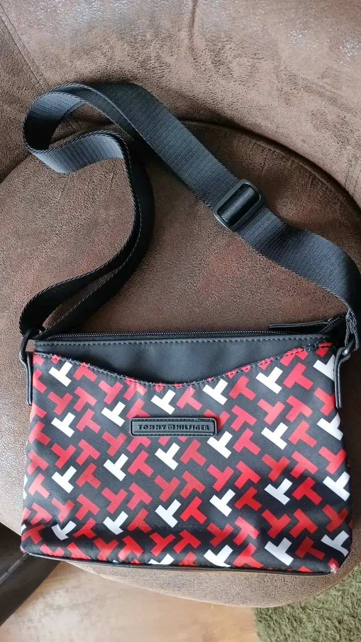 Bandolera Tommy Hilfiger estampado geométrico - 1