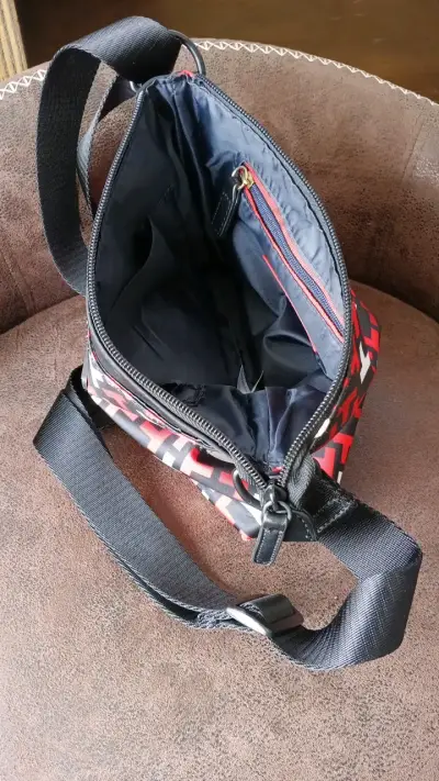 Bandolera Tommy Hilfiger estampado geométrico - miniatura 3