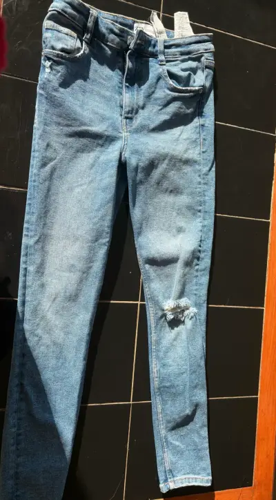 Jeans rasgados de mezclilla azul Zara - miniatura 5
