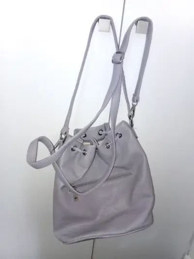 Bolso Zei lila con diseño moderno - miniatura 2