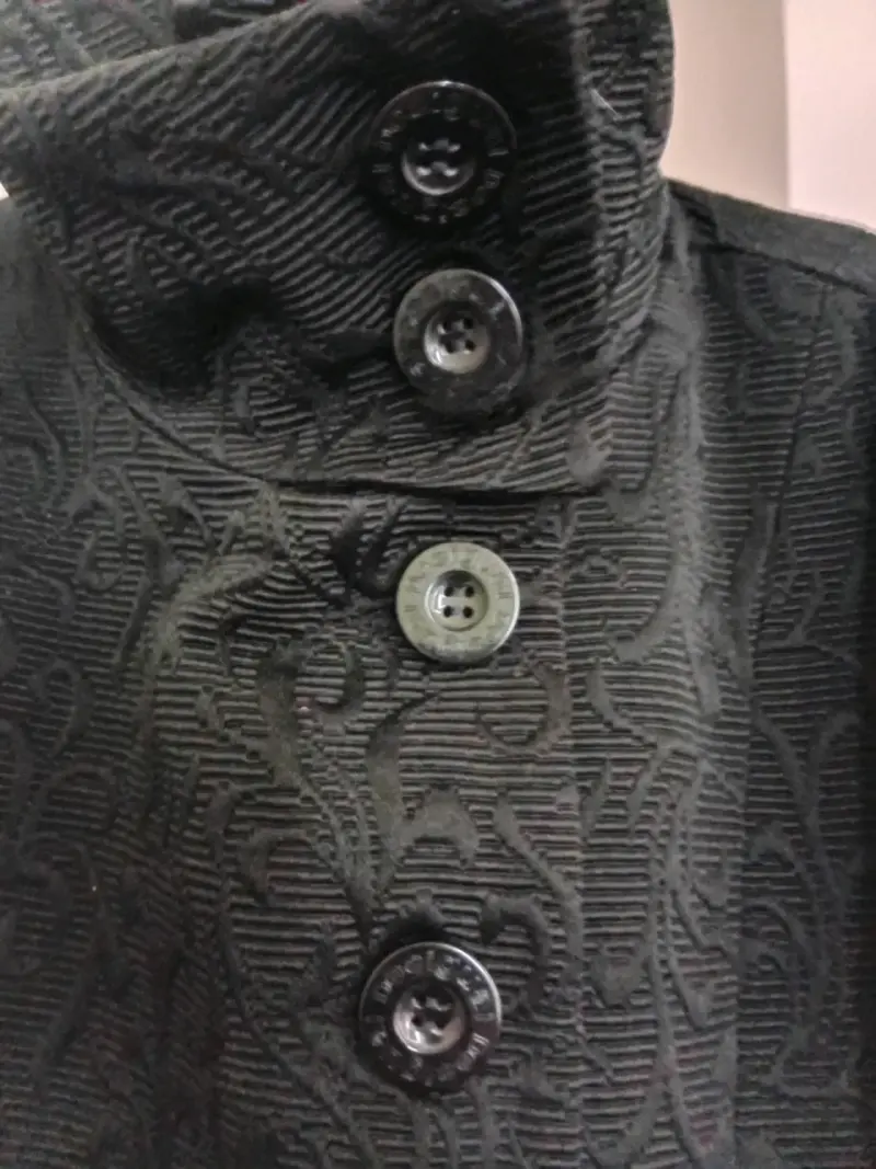 Abrigo negro Desigual con diseño colorido - 6