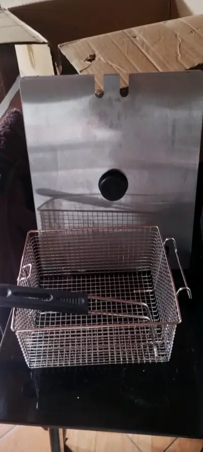 Freidora eléctrica de acero inoxidable con control de temperatura - miniatura 2