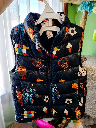 Casaca  acolchado infantil con estampado divertido - miniatura 2