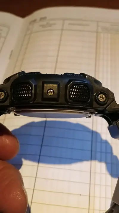 Reloj Casio G-Shock Negro Resistente - miniatura 2