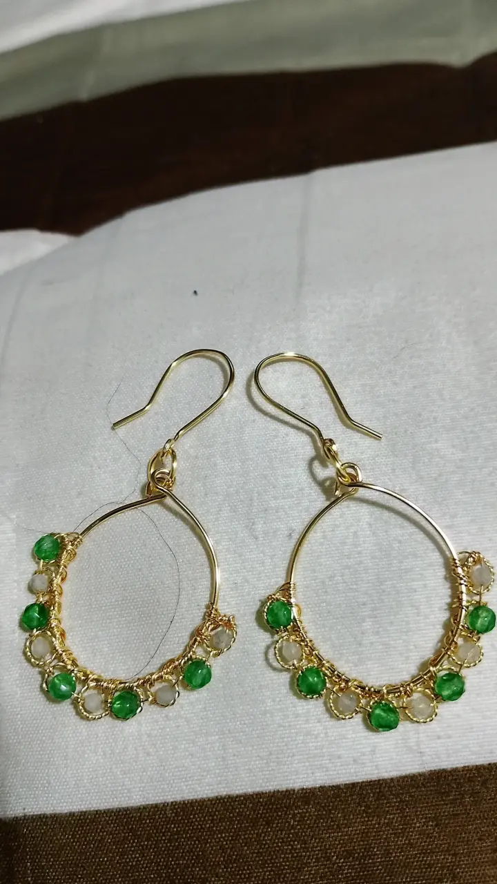 Aros colgantes de aro con piedras de colores - 2