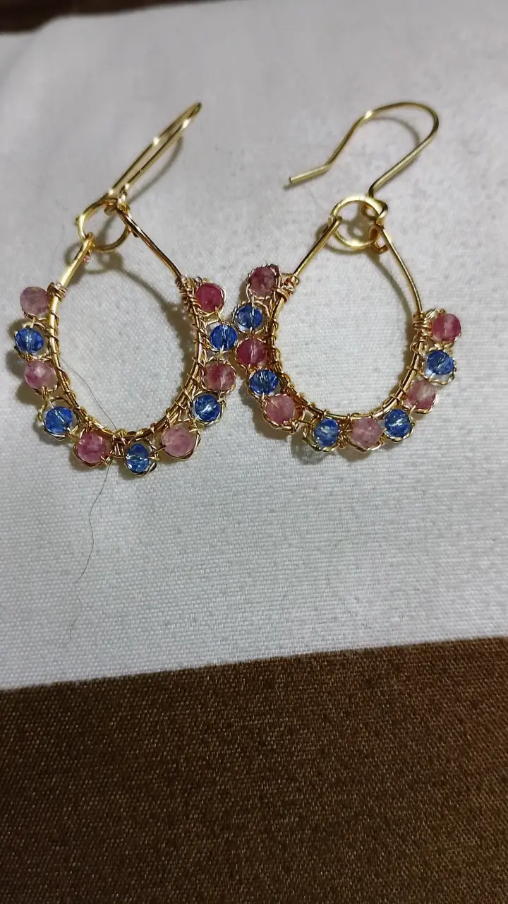 Aros colgantes de aro con piedras de colores - 3