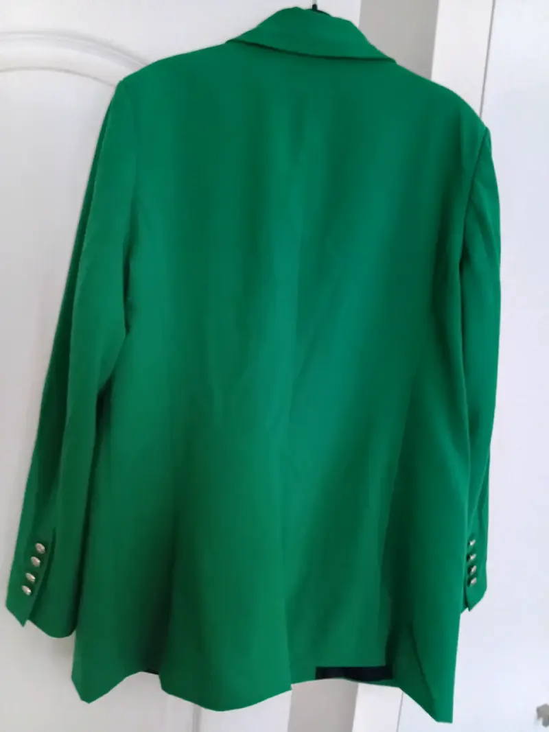 Blazer verde con botones dorados Basement - 3