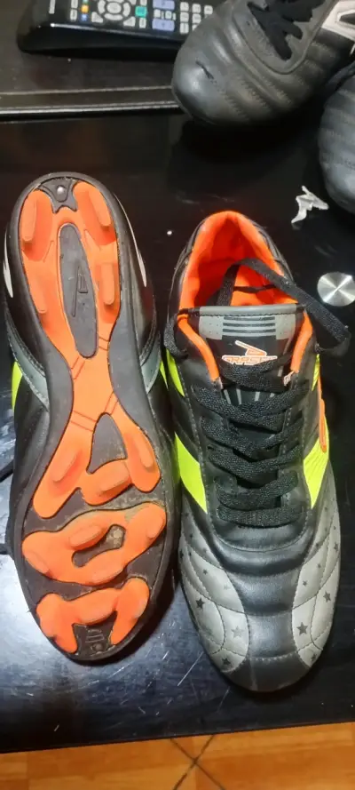 Zapatillas de fútbol Grays negras y naranjas - miniatura 4