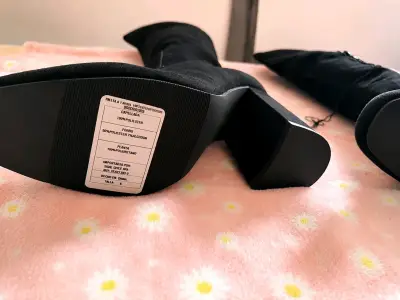 Botas negras de gamuza Forever 21 con tacón alto - miniatura 2