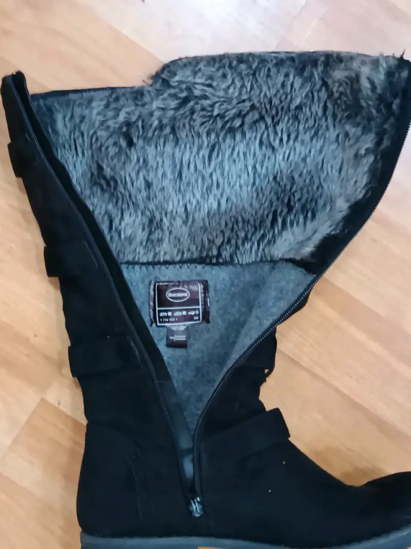 Botas negras de invierno con hebillas y forro gamu - 2