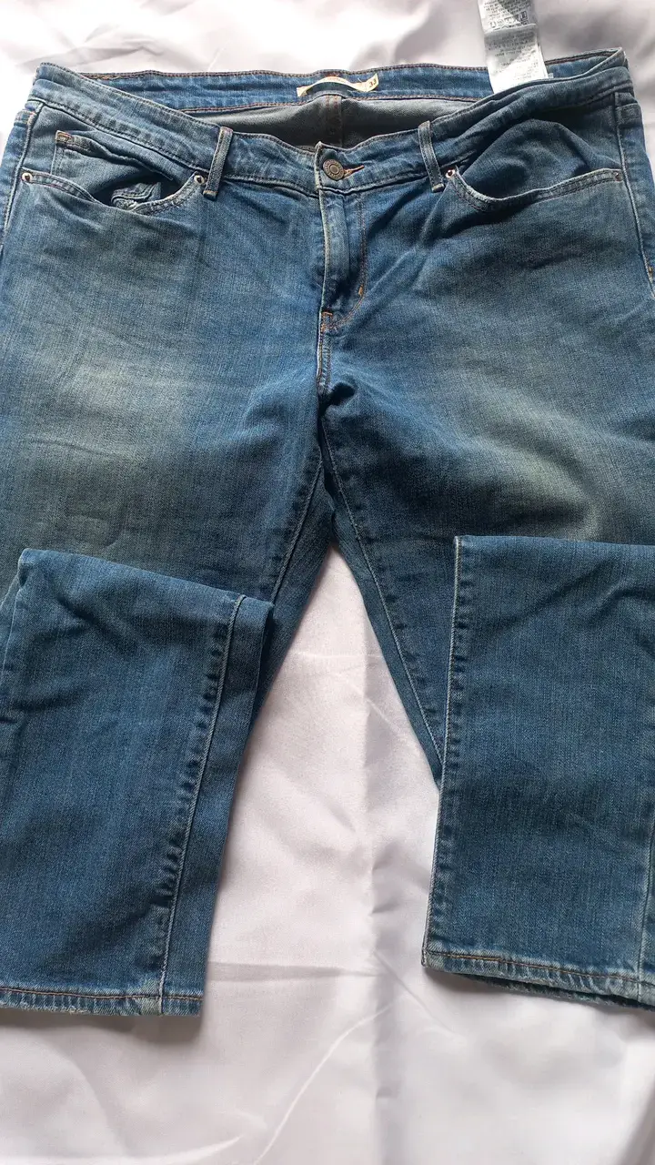 Jeans Levi's clásicos para hombre en azul - 2