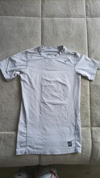 Polera Nike Pro Combat Dri-Fit blanca - miniatura 3