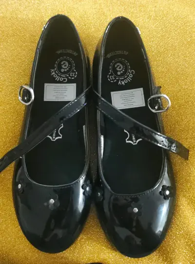 Zapatos de charol negros para niña talla 33 - miniatura 1