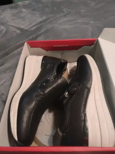 Zapatillas negras con plataforma y cierre lateral - miniatura 3