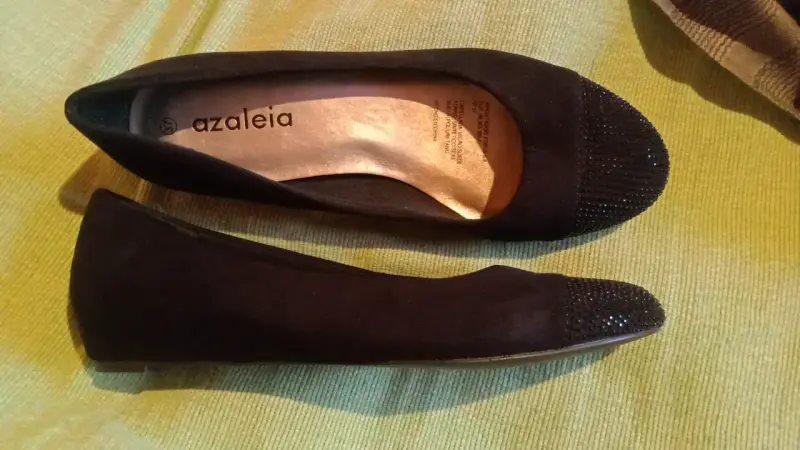 Zapatos planos negros con detalles brillantes Azaleia - 3