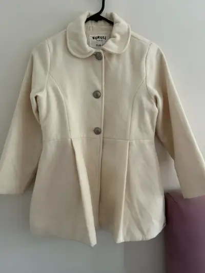 Abrigo beige para niña marca Kukuli talla 12 - miniatura 1