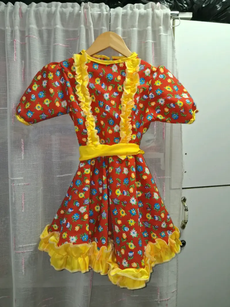 Vestido  baile de cueca talla 4-6 - 2