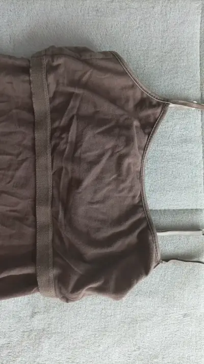 Polera de tirantes marrón para mujer - miniatura 2