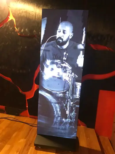 Arriendo de Pantalla LED Vertical para Publicidad - miniatura 4