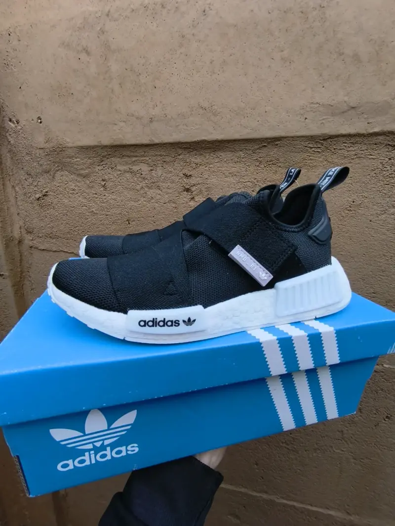Zapatillas Adidas NMD_R1 negras para hombre - 1