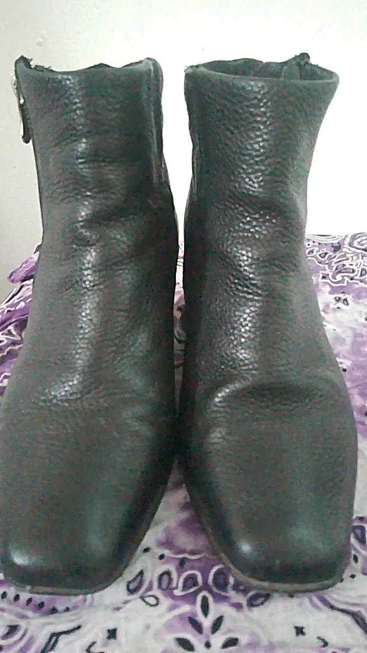 Botines de cuero negro con cierre lateral - 2
