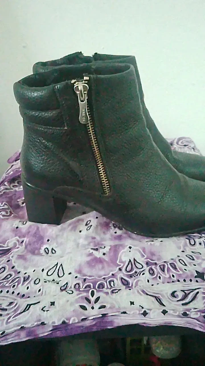Botines de cuero negro con cierre lateral - 3