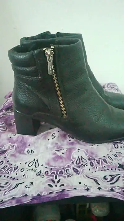 Botines de cuero negro con cierre lateral - miniatura 3