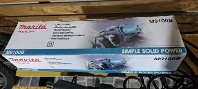 Rectificadora Makita M9100B con potencia sólida - miniatura 1