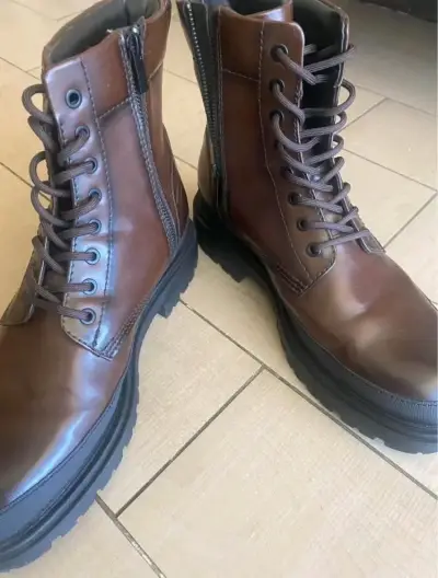 Botas de cuero marrón con cierre lateral - miniatura 1