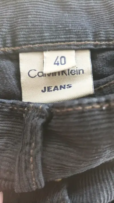 Jeans de pana negros Calvin Klein talla 40 - miniatura 2