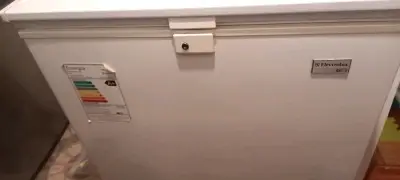 Congelador horizontal Electrolux blanco eficiente - miniatura 1