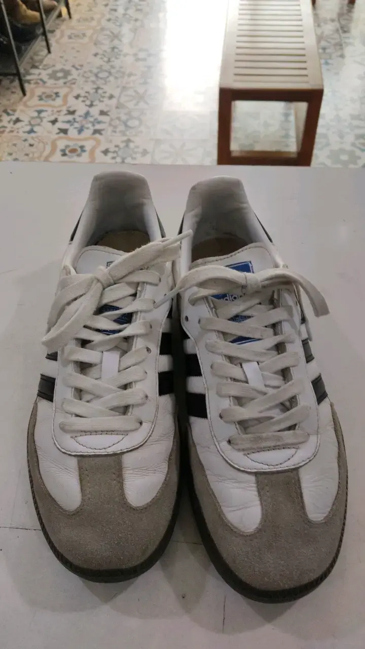 Zapatillas Adidas Samba blancas y negras - 2