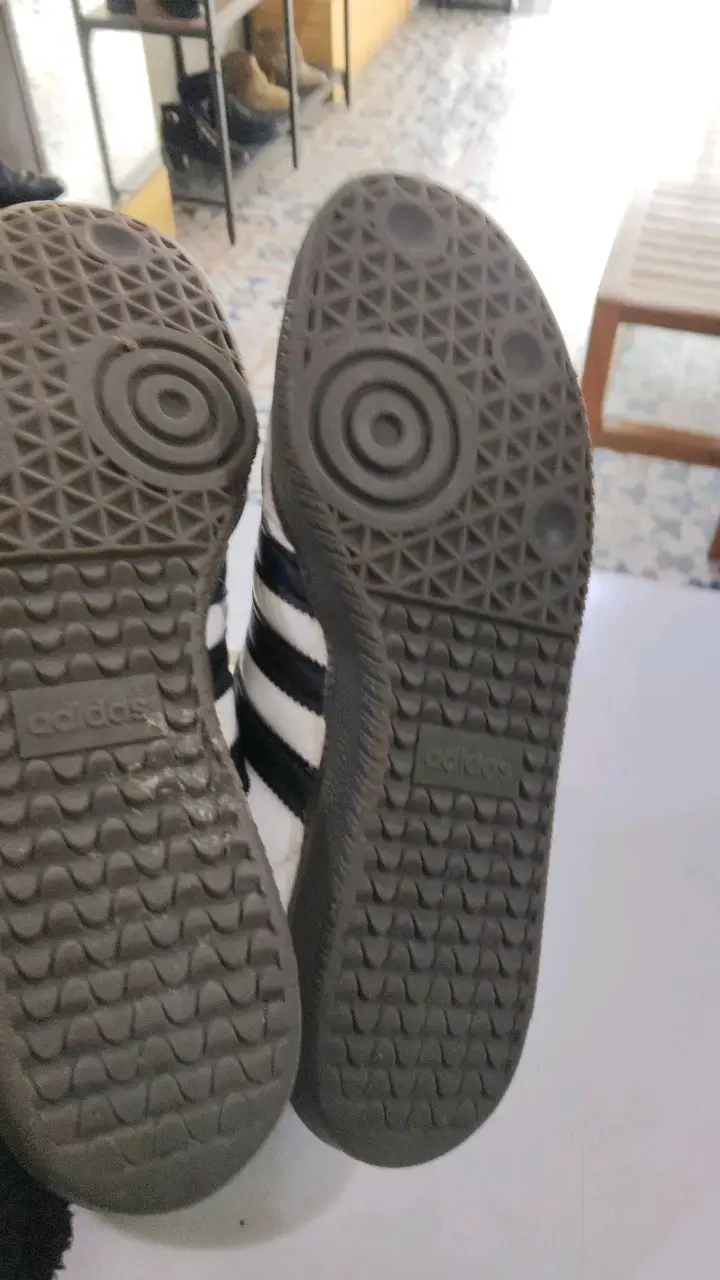 Zapatillas Adidas Samba blancas y negras - 3