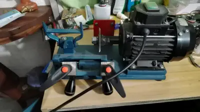 Afilador de cuchillos eléctrico compacto - miniatura 1