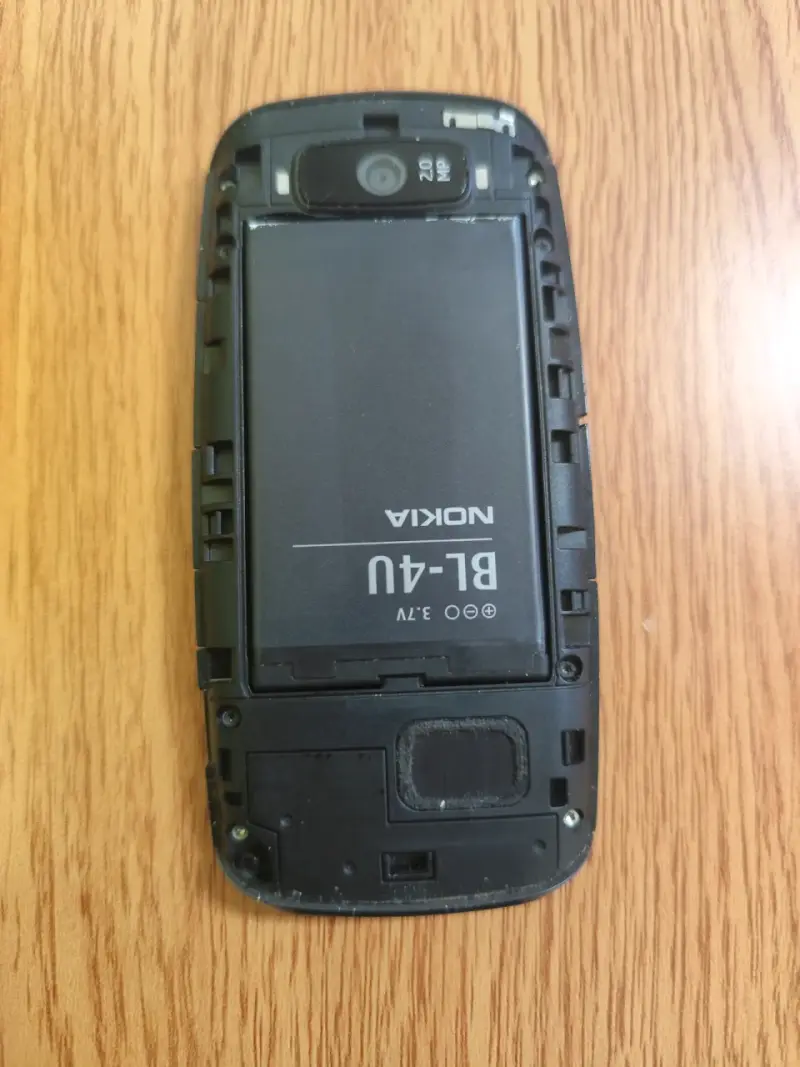 Teléfono Nokia Asha 306 - 4