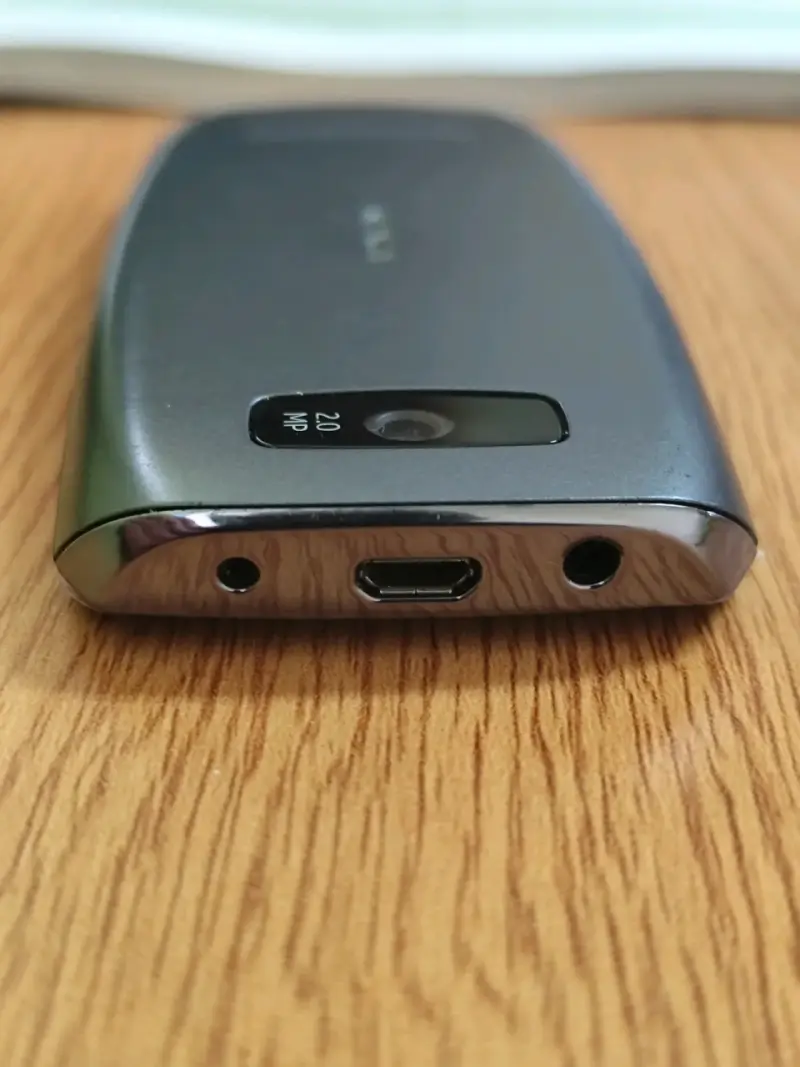 Teléfono Nokia Asha 306 - 6