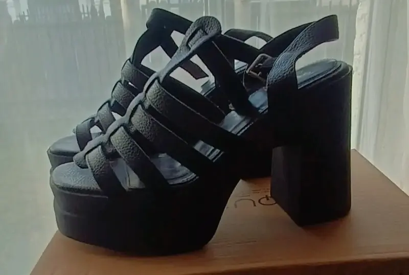 Sandalias Gotta negras de plataforma con tiras - 1