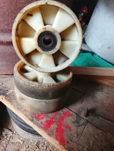 Ruedas industriales de plástico con rodamiento - miniatura 1