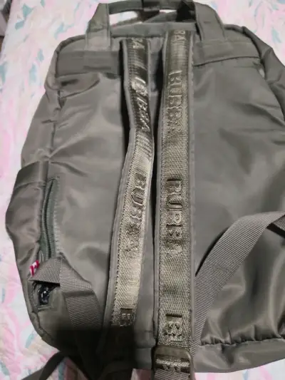 Mochila verde oliva Bubba Essentials con cierre resistente - miniatura 1