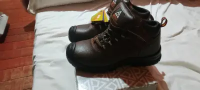 Zapatos de seguridad 15 mil pesos nuevos - miniatura 2