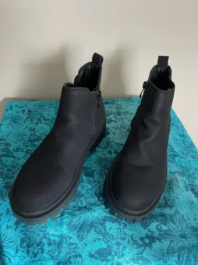 Botines negros  mujer marca BATA - miniatura 1