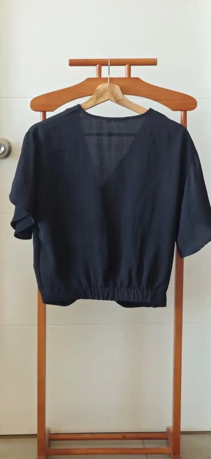 Blusa negra de lino para mujer - 2