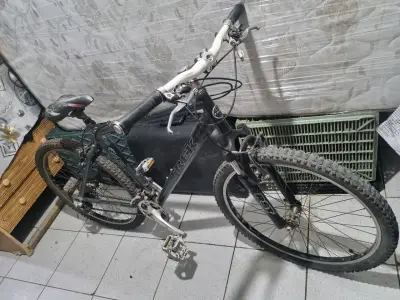 Bicicleta Trek de montaña con suspensión RST - miniatura 3