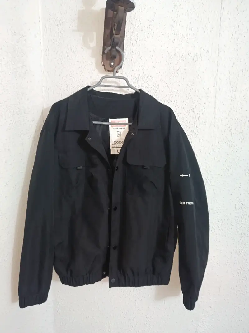 Chaqueta negra estilo casual para hombre - 1