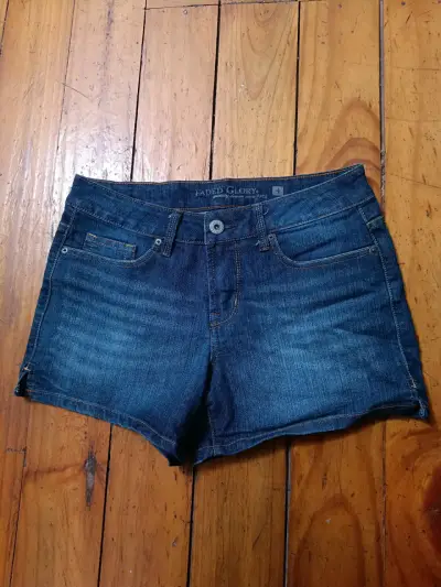 Shorts de mezclilla Faded Glory para mujer - miniatura 1