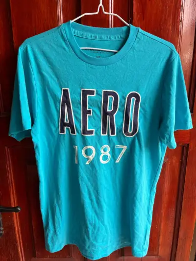 Polera Aeropostale azul con estampado 1987 - miniatura 1
