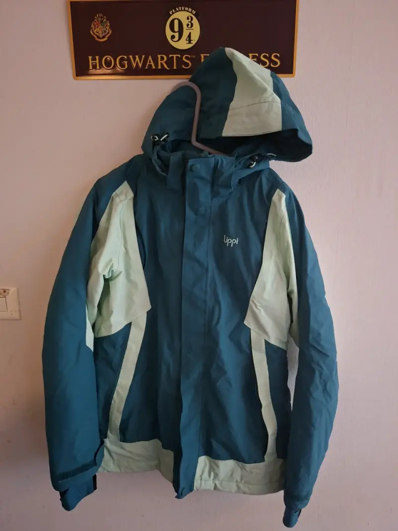 Chaqueta de invierno lippi turquesa con capucha