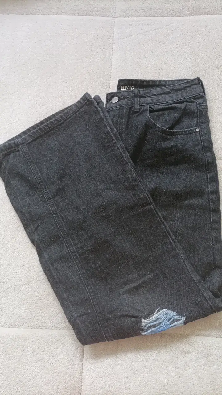 Jeans negros desgastados ELV/16 para mujer