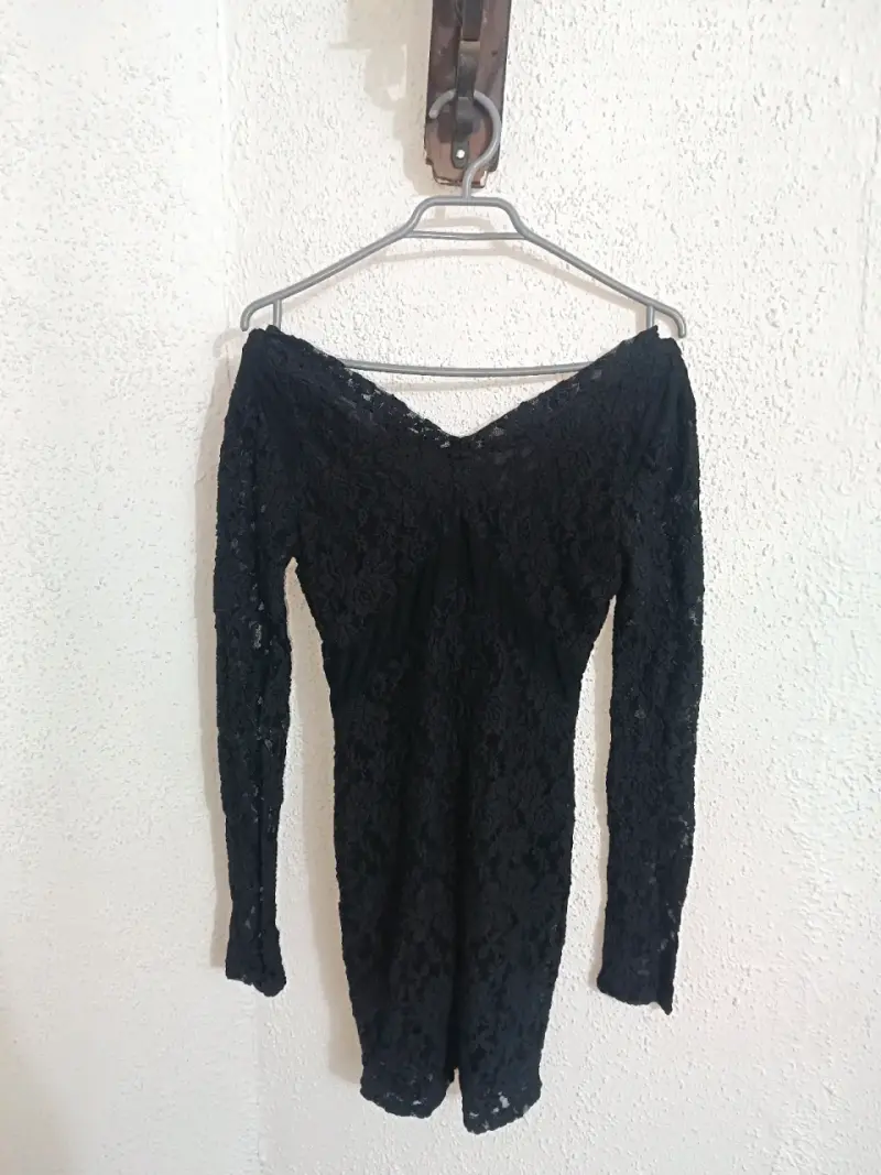 Vestido de encaje negro manga larga Nicopoly - 1